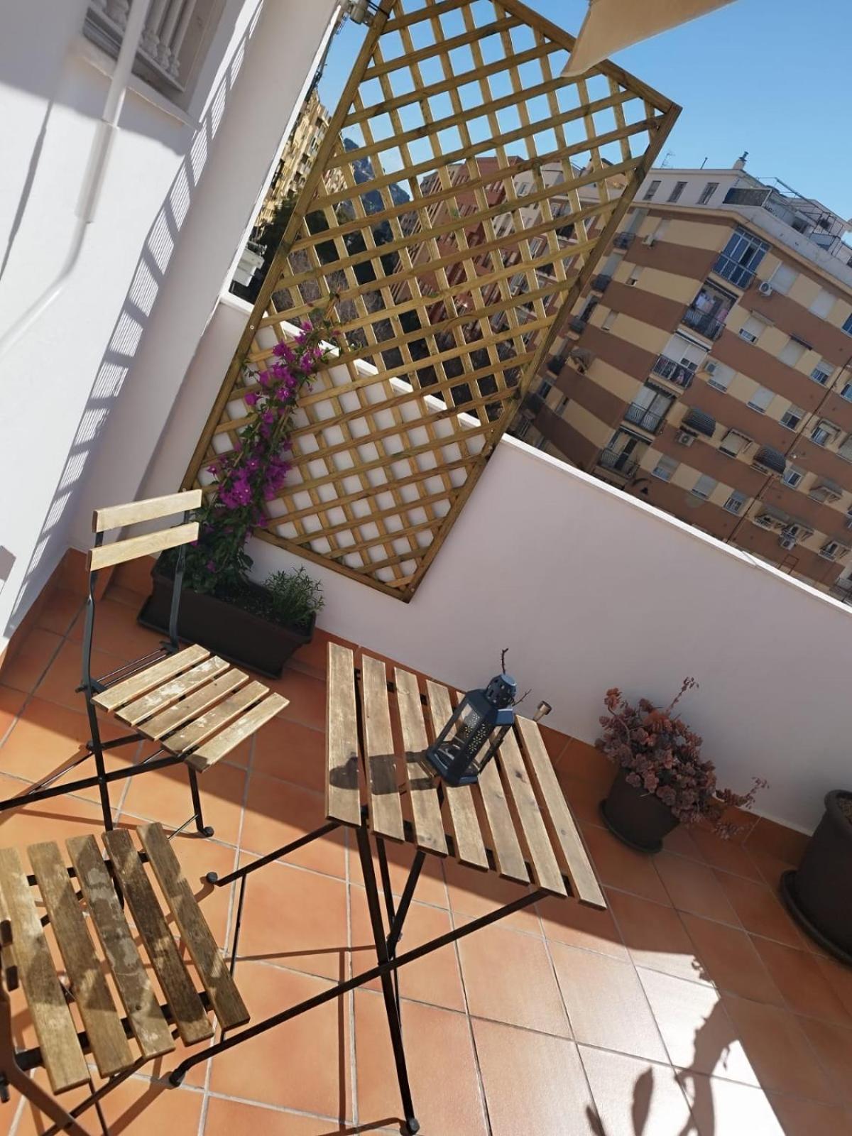 Apartamento Plumaria Malaga Bagian luar foto